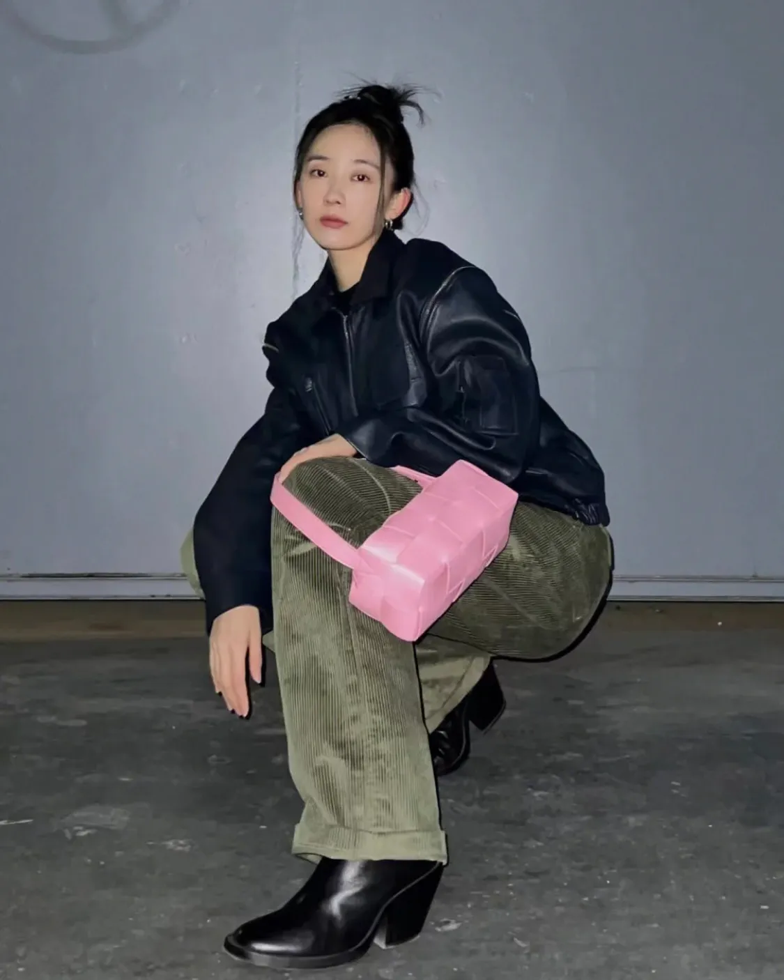 This is one of the rare pink bags that is not tacky.
